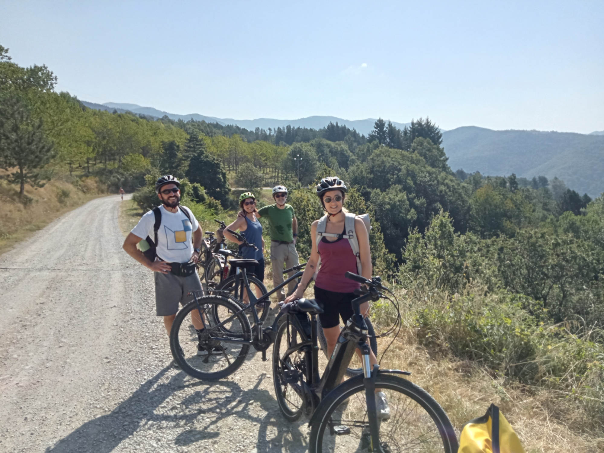 E-bike tour lungo la valle dell'Oia fino alla sorgente dell'Arno