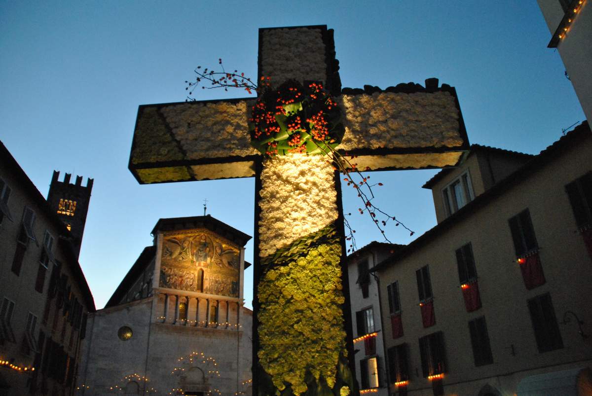 Luminara di Santa Croce a Lucca