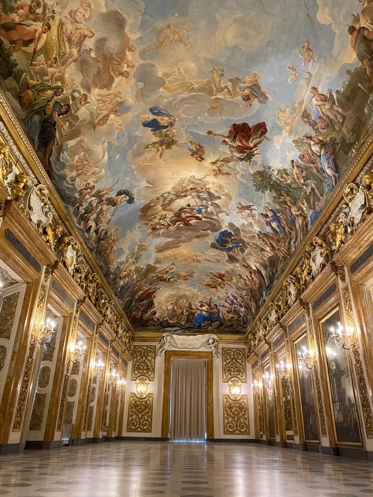 Galería de Espejos en el Palacio Medici
