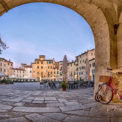 Tour in bici alla scoperta di Lucca e delle bellissime colline di Montecarlo
