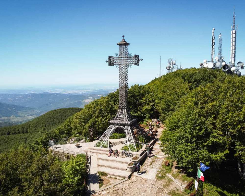 Das Gipfelkreuz auf dem Monte Amiata