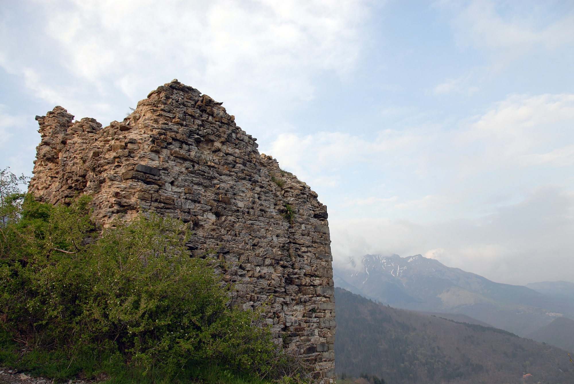 Les vestiges du château de Groppo San Pietro