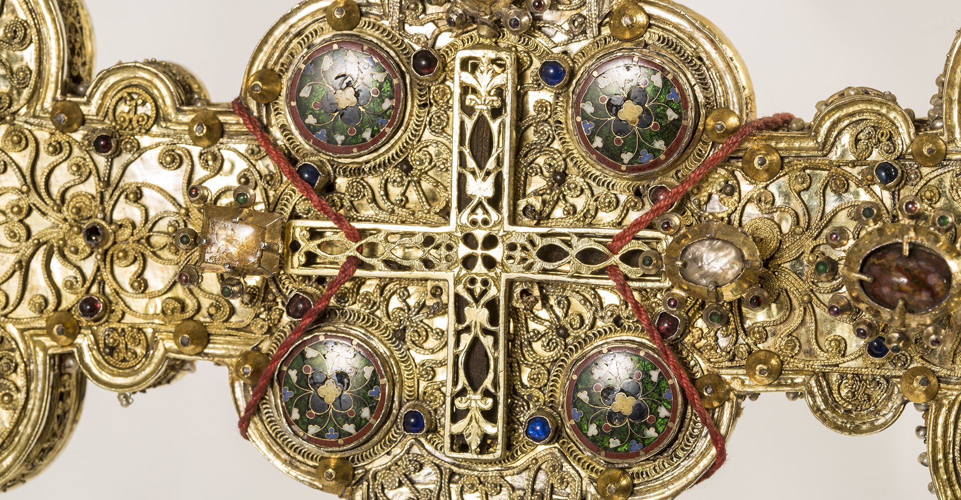Holy Cross - detail