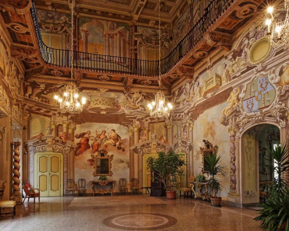 Central hall of Villa Dosi Delfini