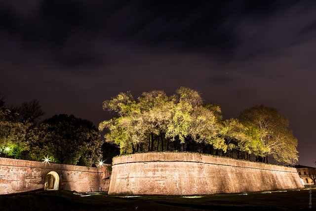 Lucca walls by night