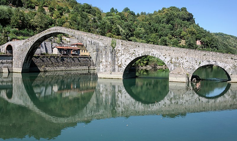 Puente de Magdalena o Puente del Diablo de Borgo a Mozzano