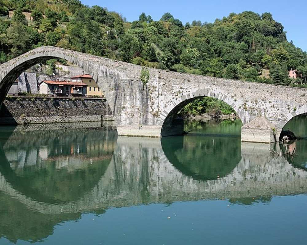 Ponte della Maddalena oder Teufelsbrücke von Borgo a Mozzano