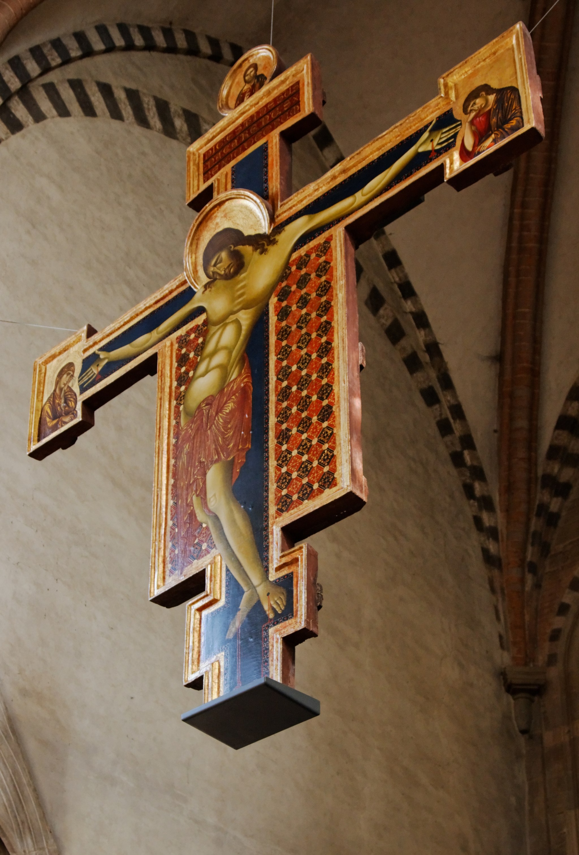 Crucifix en bois de Cimabue, église de San Domenico