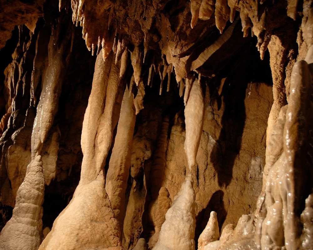Die Höhlen von Equi Terme