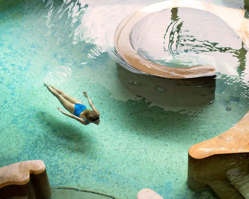 Healthy, relaxing treatments at the spas
