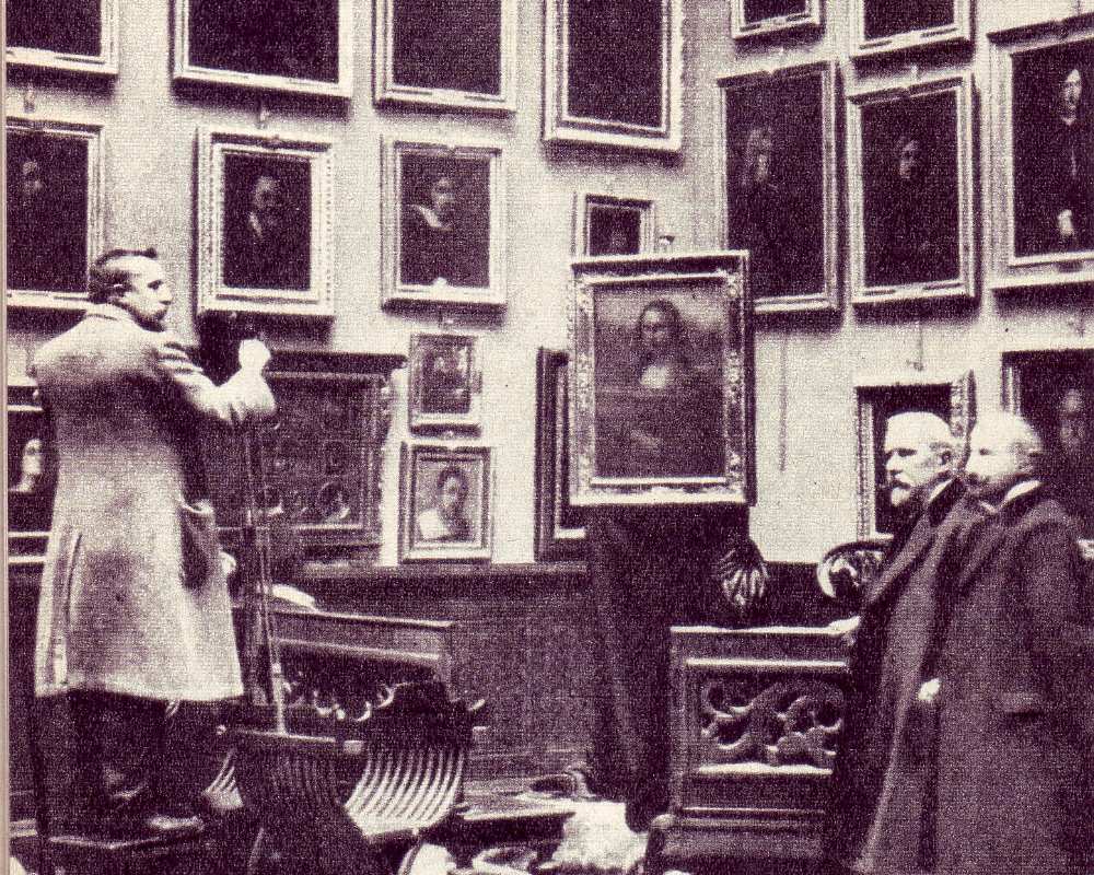 Mona Lisa en Italia en Florencia en el 1913 después de ser recuperada