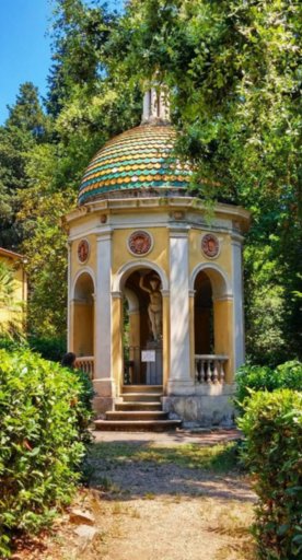 One of the beautiful temples you can admire within the Stibbert Garden