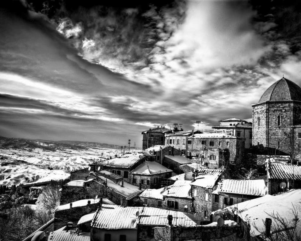 Volterra black & white