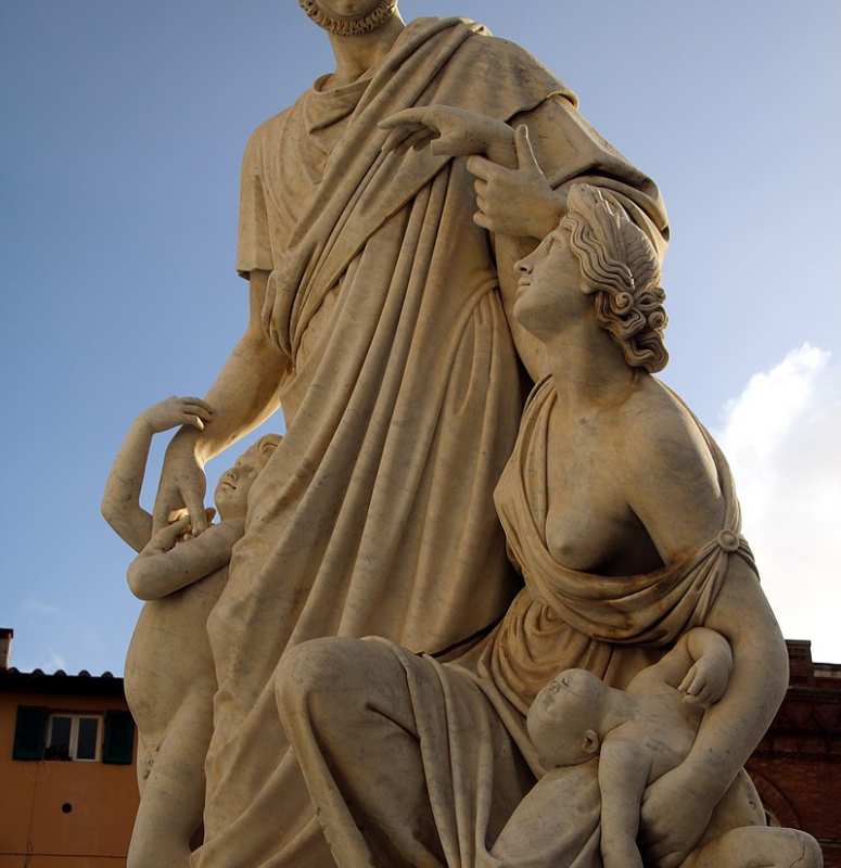 Monumento a Canapone en la Piazza Dante