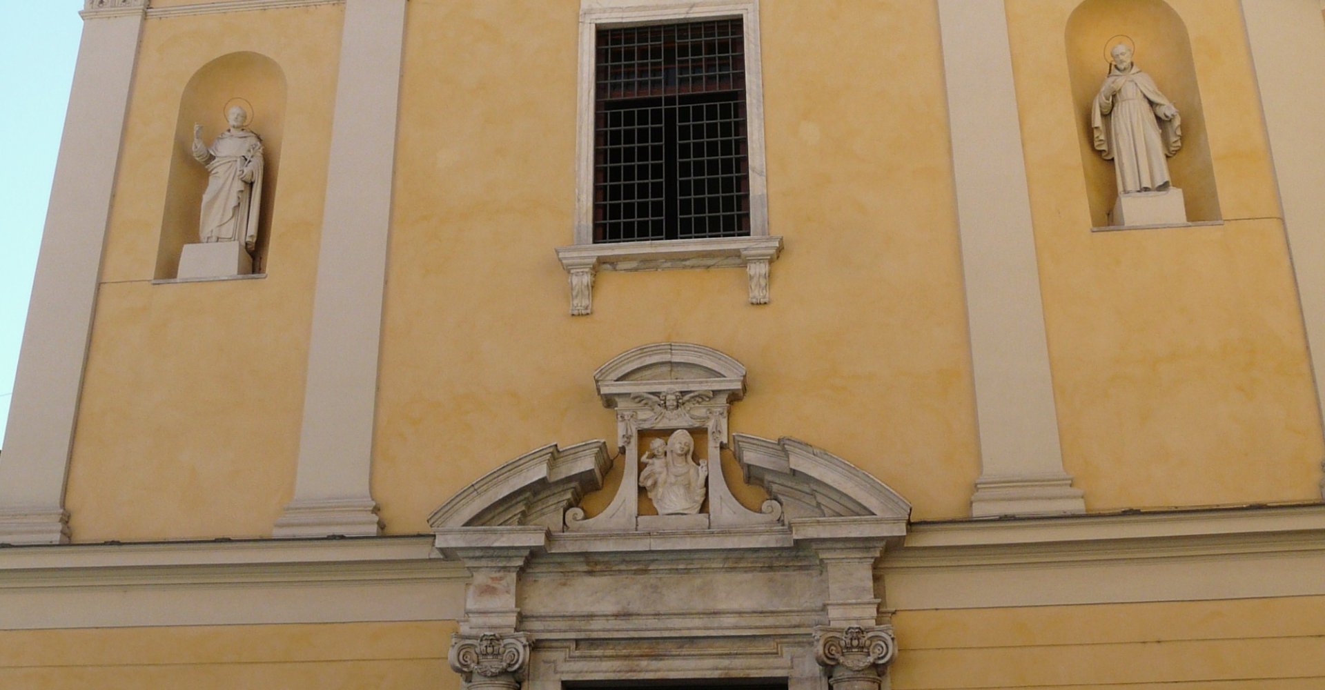 Carrara - Chiesa del Carmine
