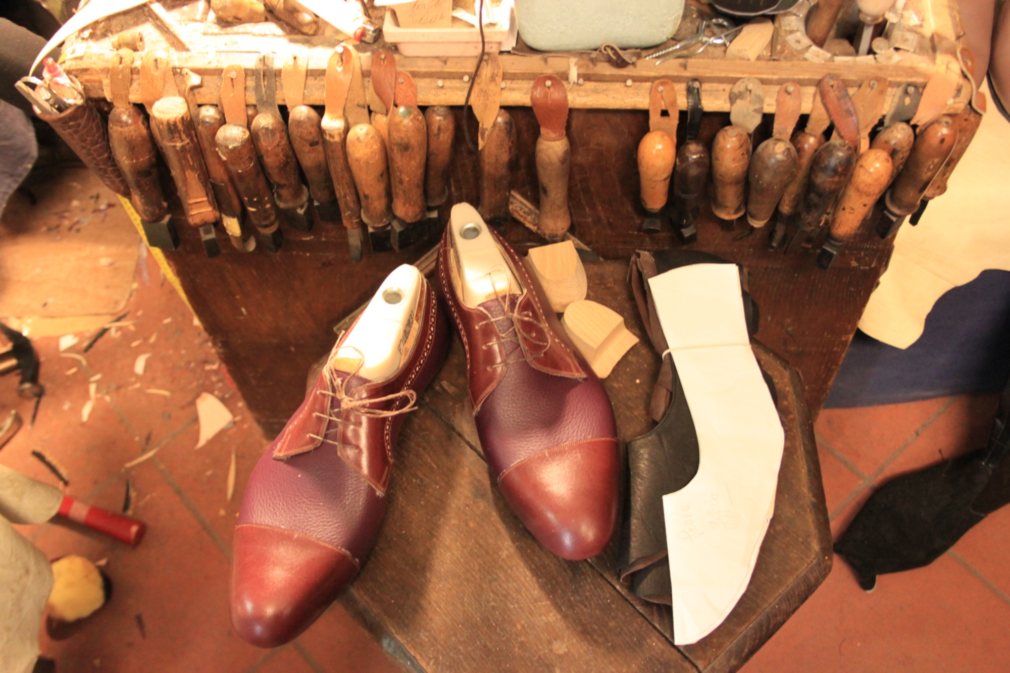 Zapatos de cueros artesanales