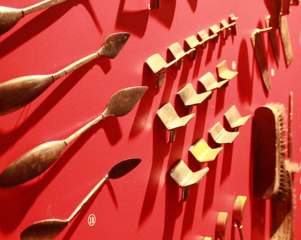 Exposición de utensilios en MAGMA, Museo de Artes del Hierro Fundido de Follonica