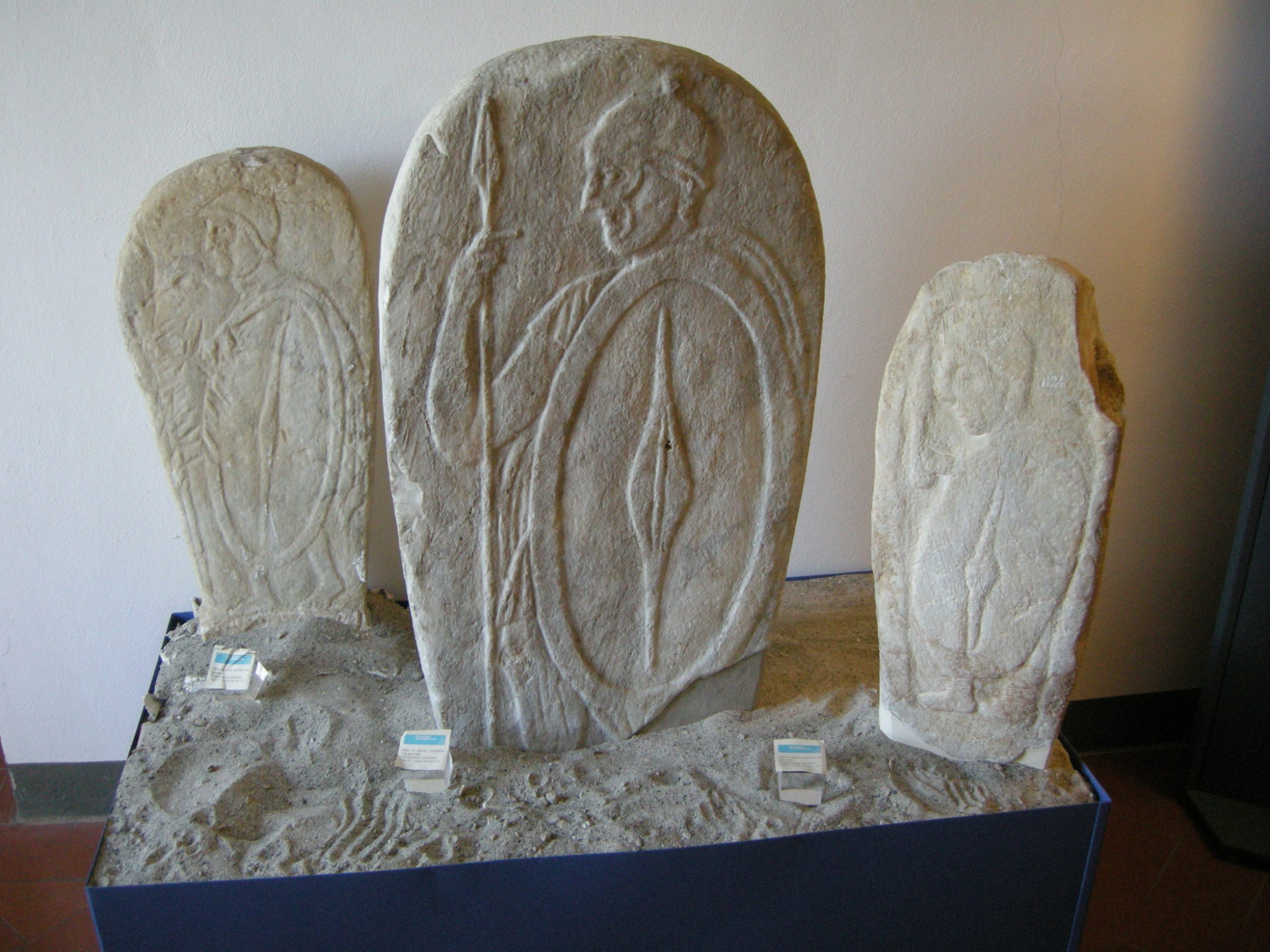 Säulenstümpfe aus der Nekropole von Castiglioncello
