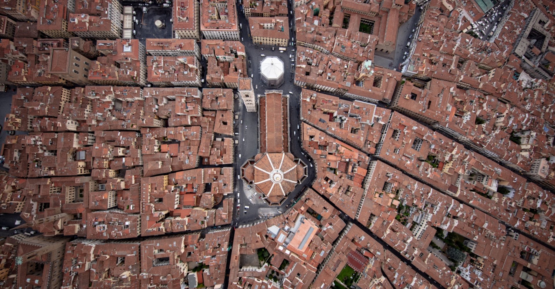 Firenze. veduta aerea della cupola del Brunelleschi di Santa Maria del Fiore
