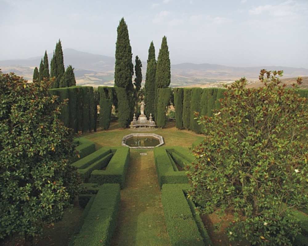 Palazzo Piccolomini garden