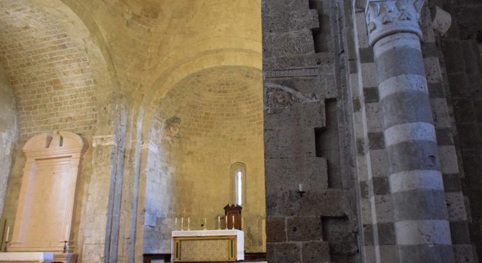 Interior de la Catedral de Sovana