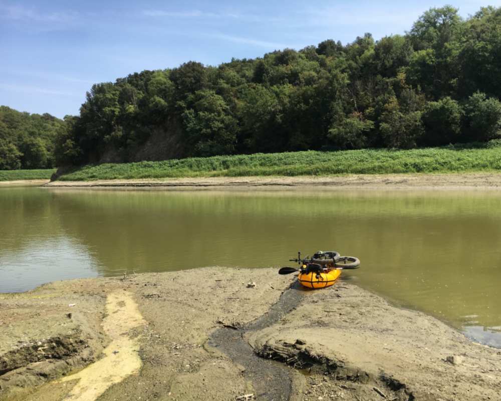 Kayak en la Reserva del Valle del Infierno Bandella