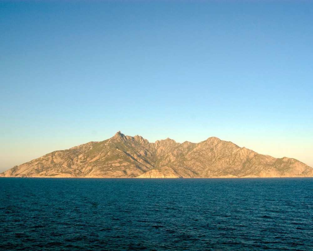 L'isola vista dal mare