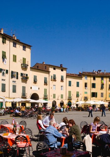 Plaza del Anfiteatro en Lucca