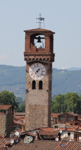 Der Uhrturm Torre delle Ore