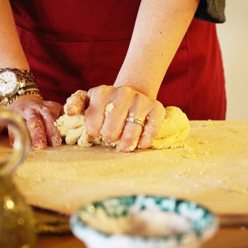 Making pasta at Podere Scurtarola, Massa