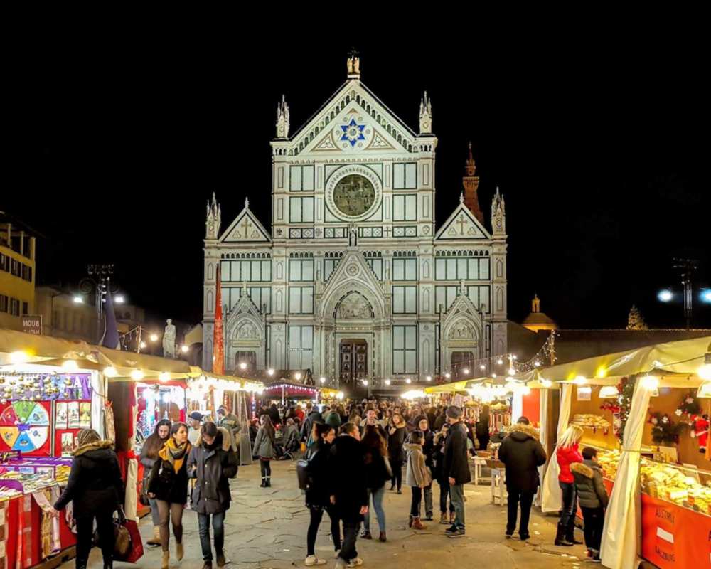 Mercado de Navidad en la Plaza Santa Croce - Florencia