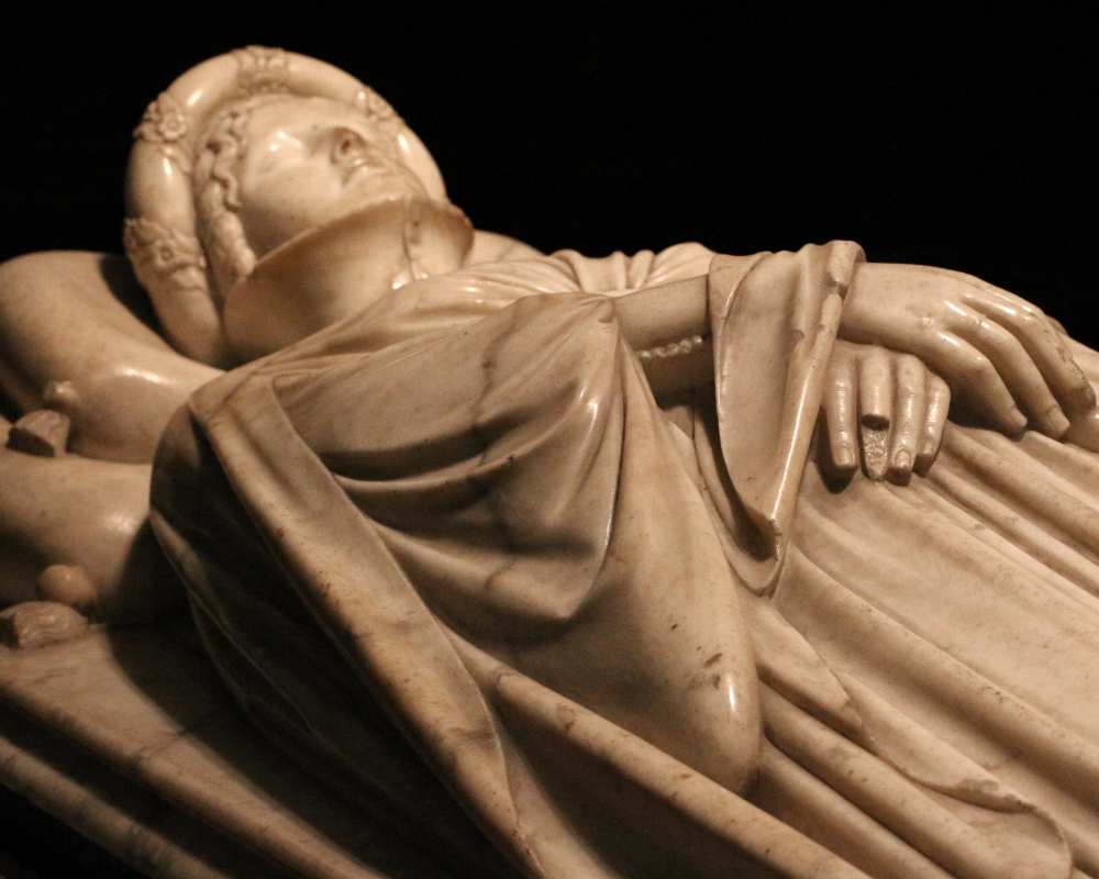 The statue of Ilaria del Carretto