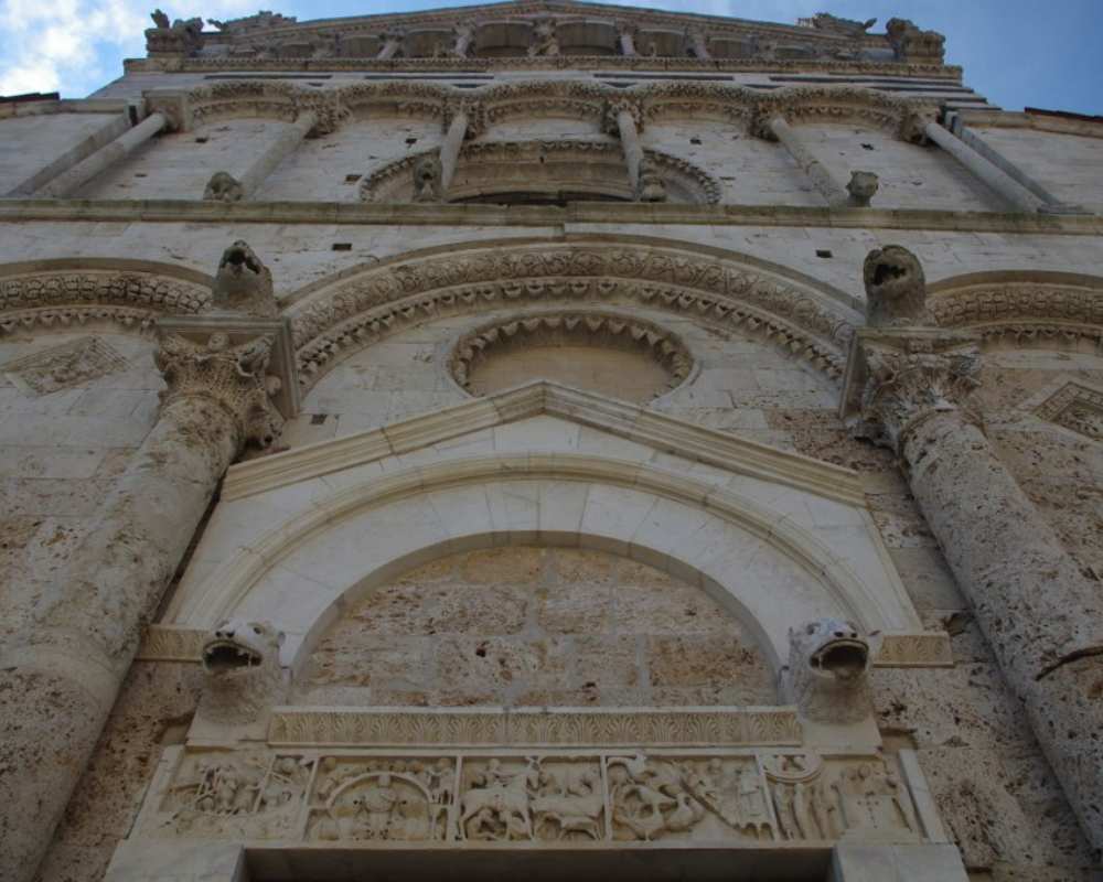 Fassade der Kathedrale San Cerbone