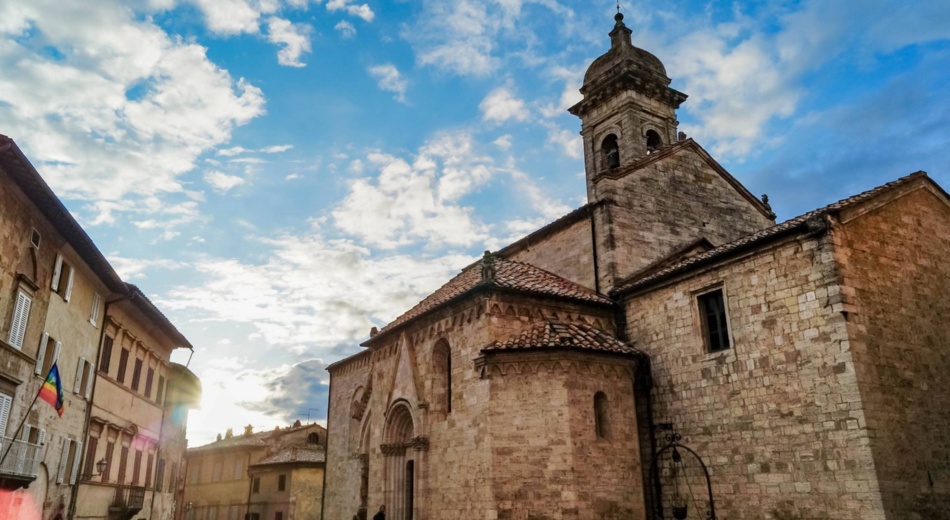 San Quirico d'Orcia, Parroquia de los Santos Quirico y Giulietta