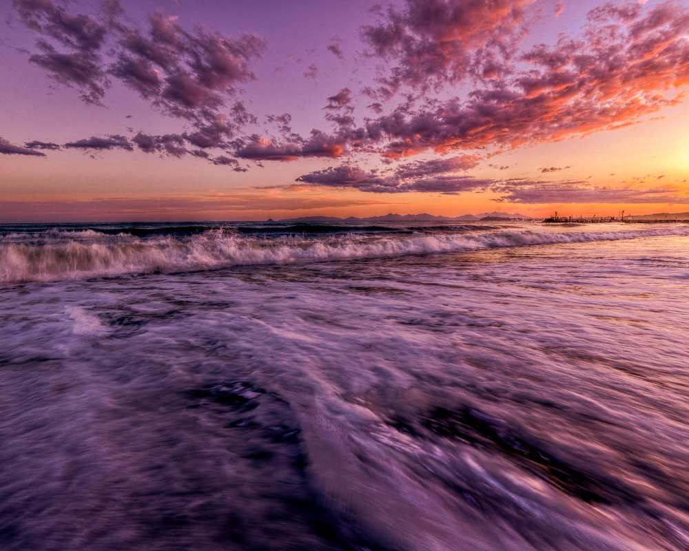 La mer de Sterpaia au coucher du soleil
