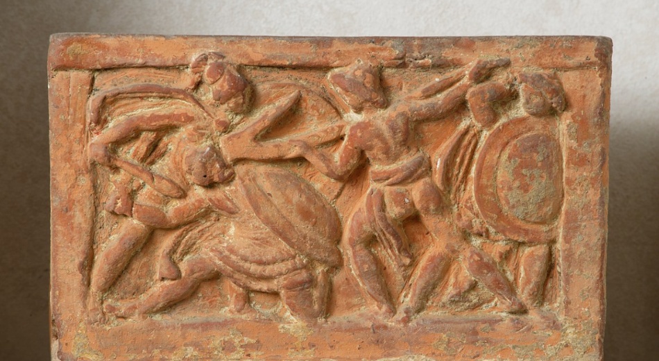 Urnetta di terracotta con il mito dell’eroe con l’aratro, Chiusi, II sec. a.C.
